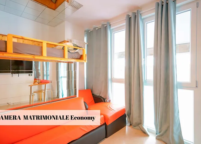 Gasthuis Yacht Club - Bologna