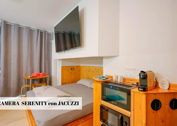 Yacht Club - 3* Bolonia